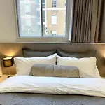 Modern 1 Bedroom Near Harrods