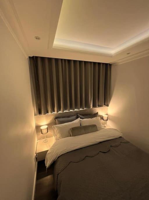 Modern 1 Bedroom Near Harrods * Londra