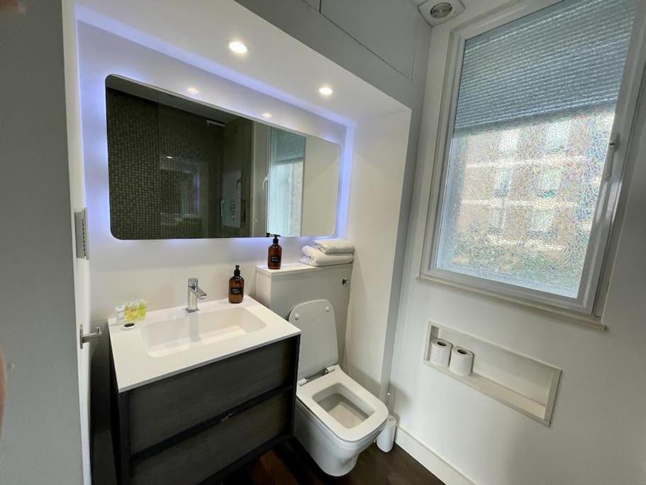 Modern 1 Bedroom Near Harrods Appartamento *