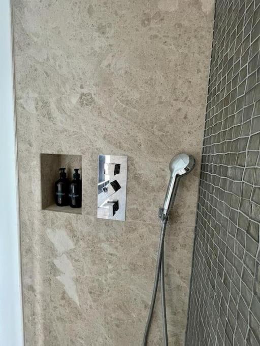 Appartamento Modern 1 Bedroom Near Harrods Londra