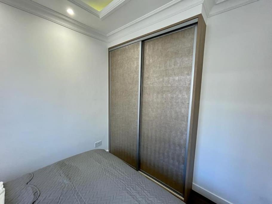Modern 1 Bedroom Near Harrods Appartamento