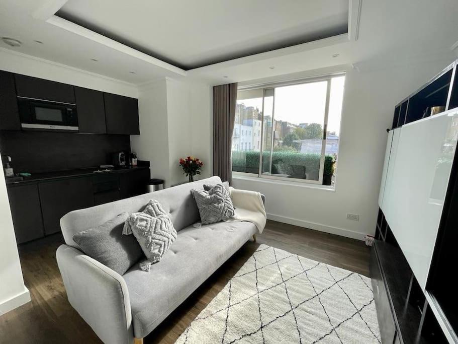 Modern 1 Bedroom Near Harrods * Londra